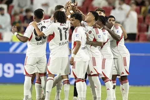 بمشاركة إبراهيم عادل وإصابة النني مبكرًا.. الجزيرة يخسر "الديربي" أمام الوحدة